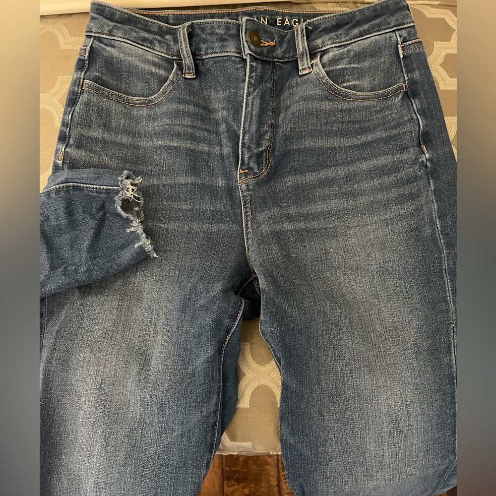 AMERICAN EAGLE JEANS